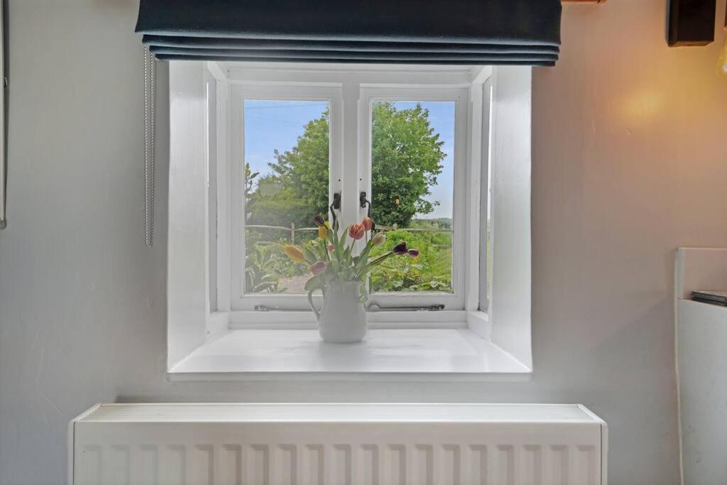 Local Walks Pub Gardens Pet Friendly Landscaped Gardens And Free Private Parking Villa Doddington  Exterior photo