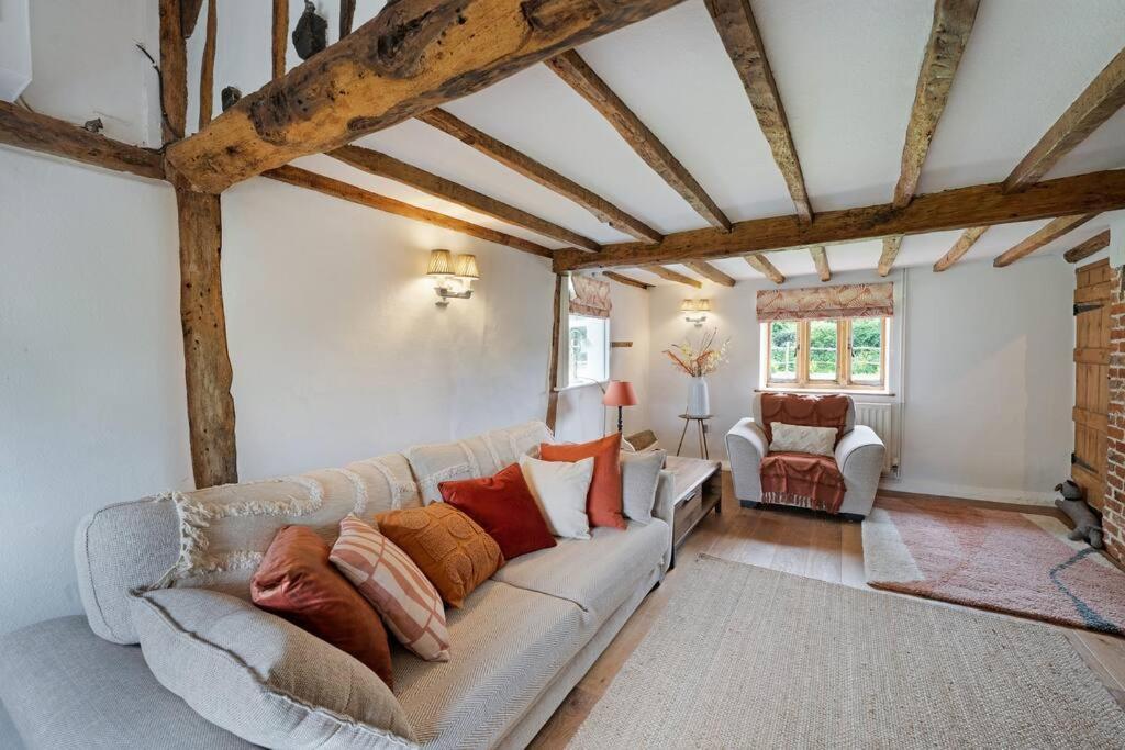 Local Walks Pub Gardens Pet Friendly Landscaped Gardens And Free Private Parking Villa Doddington  Exterior photo